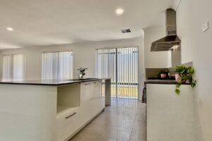 5 Laguna Way, Eglinton, WA 6034